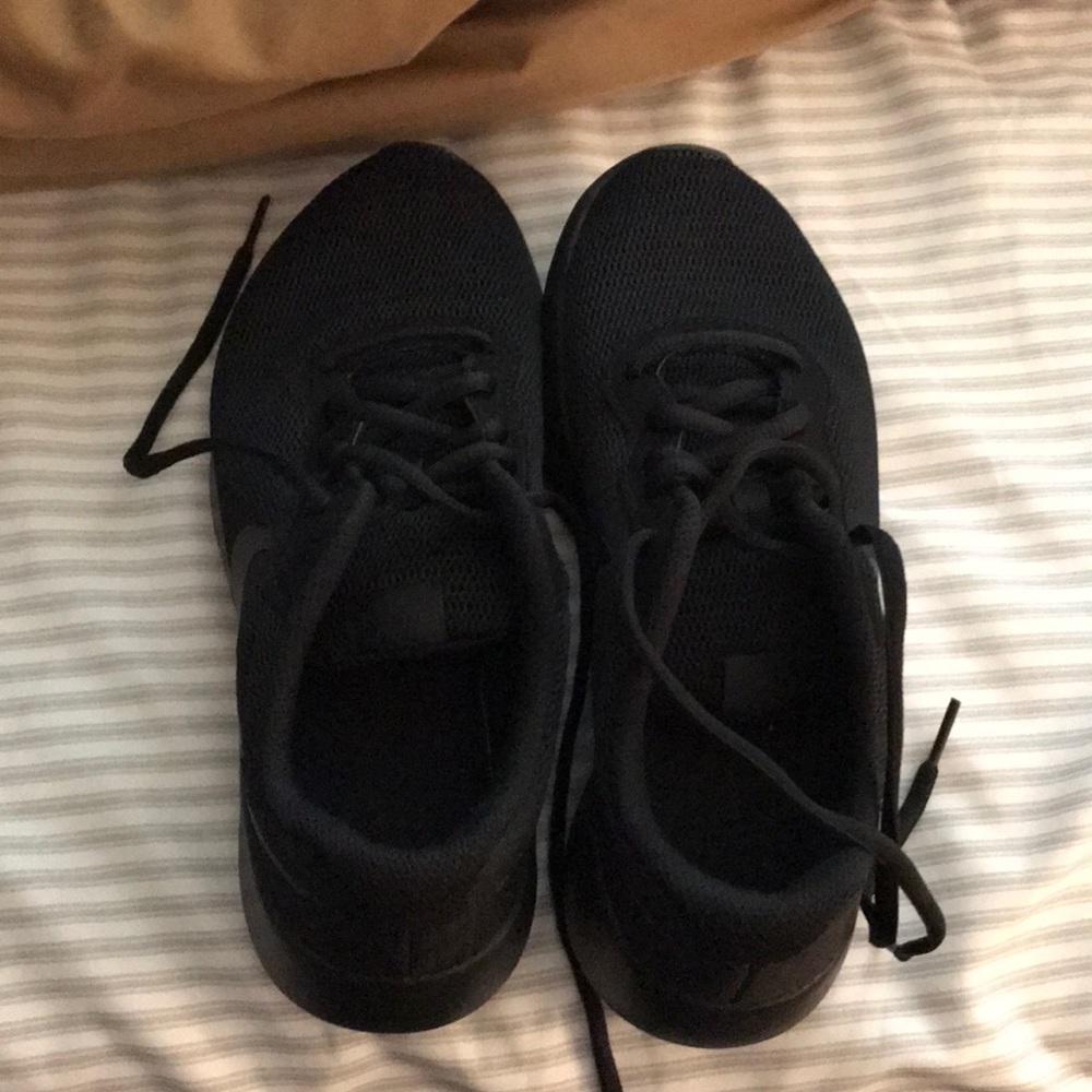 Nike Tanjun Sneakers NWOT (no box)